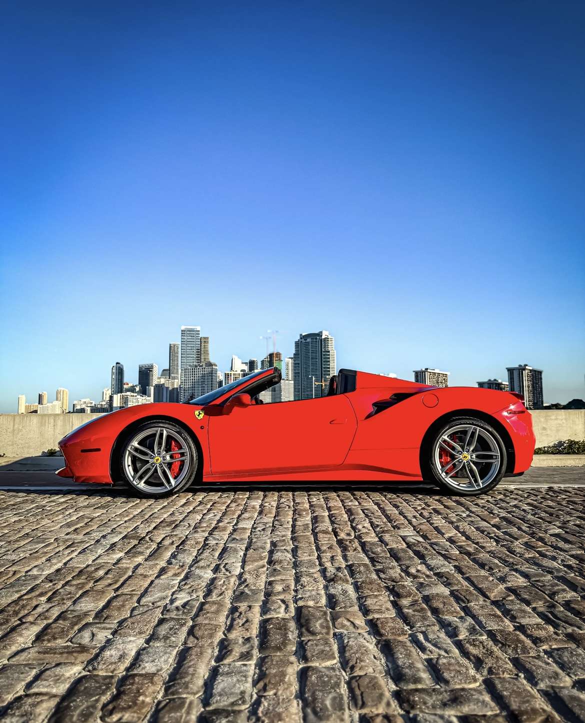 Ferrari 488 Spider Rental in Miami thumbnail 3