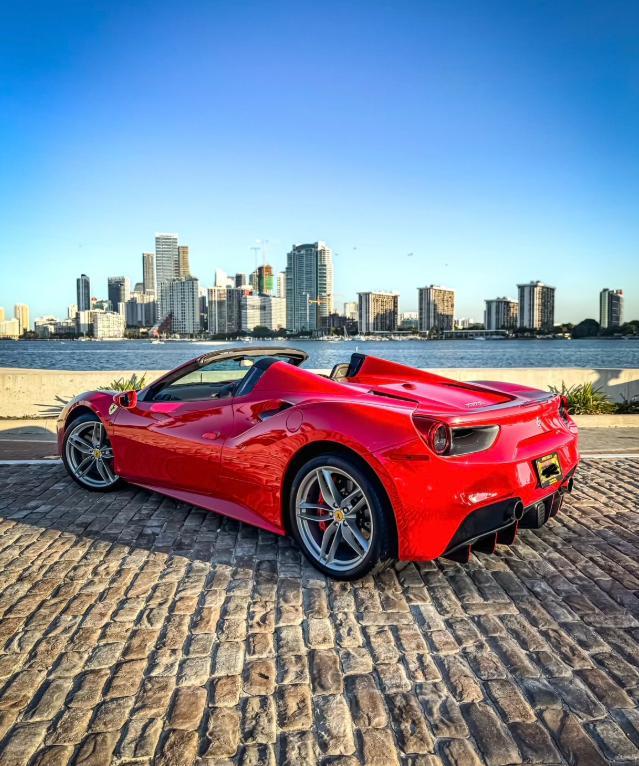 Ferrari 488 Spider Rental in Miami thumbnail 4