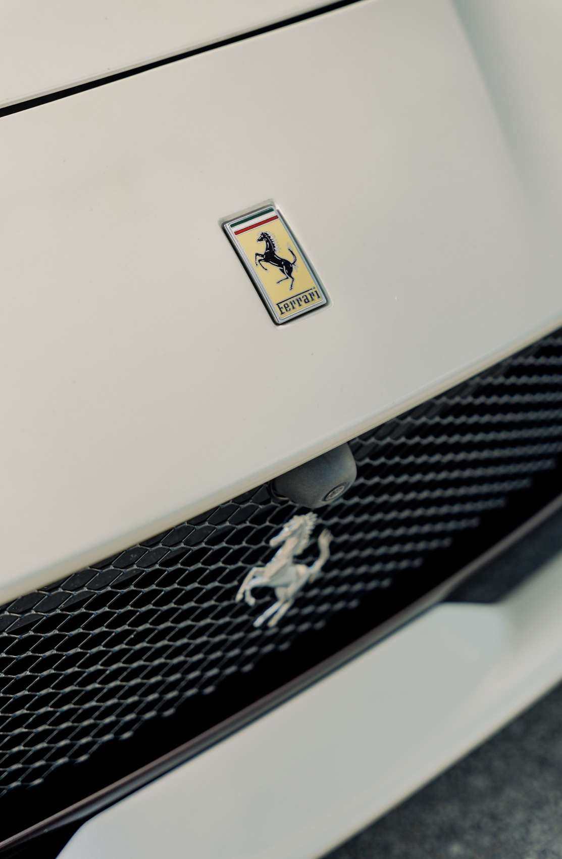 Ferrari 812 SuperFast Rental in Miami thumbnail 3