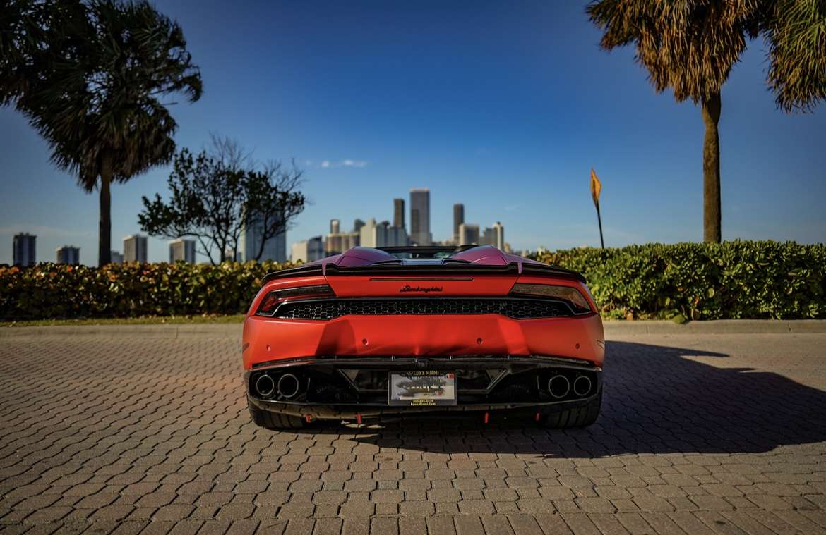 Lamborghini Huracan Rental in Miami thumbnail 4
