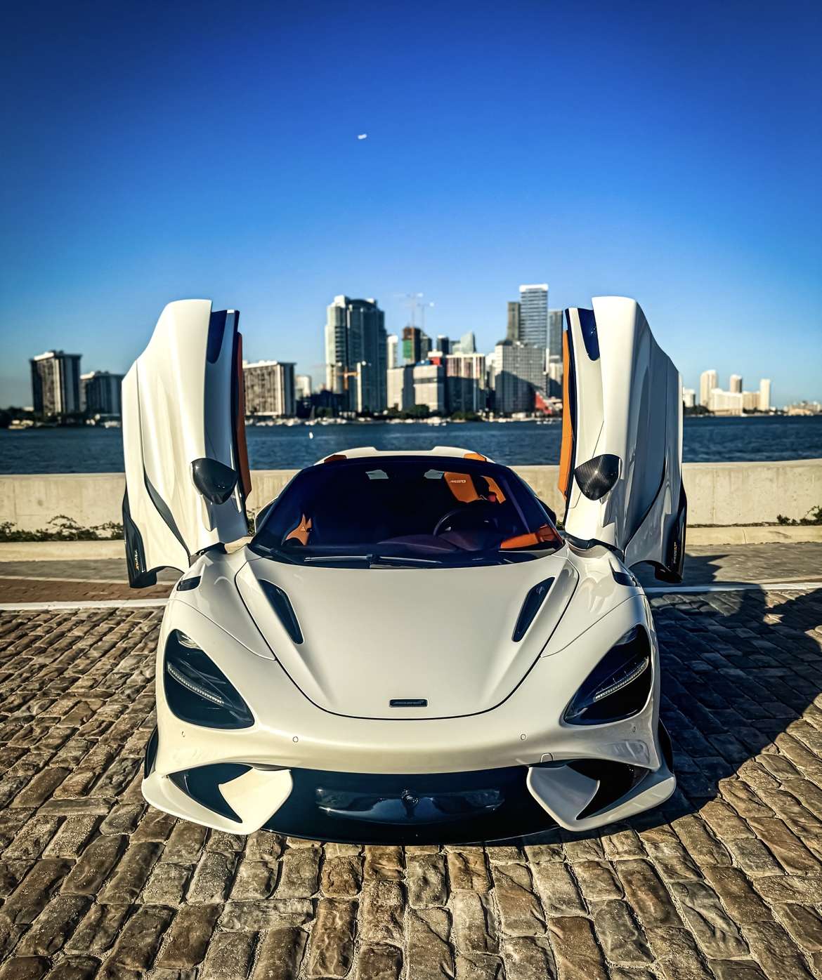 Mclaren 765lt Rental in Miami thumbnail 2