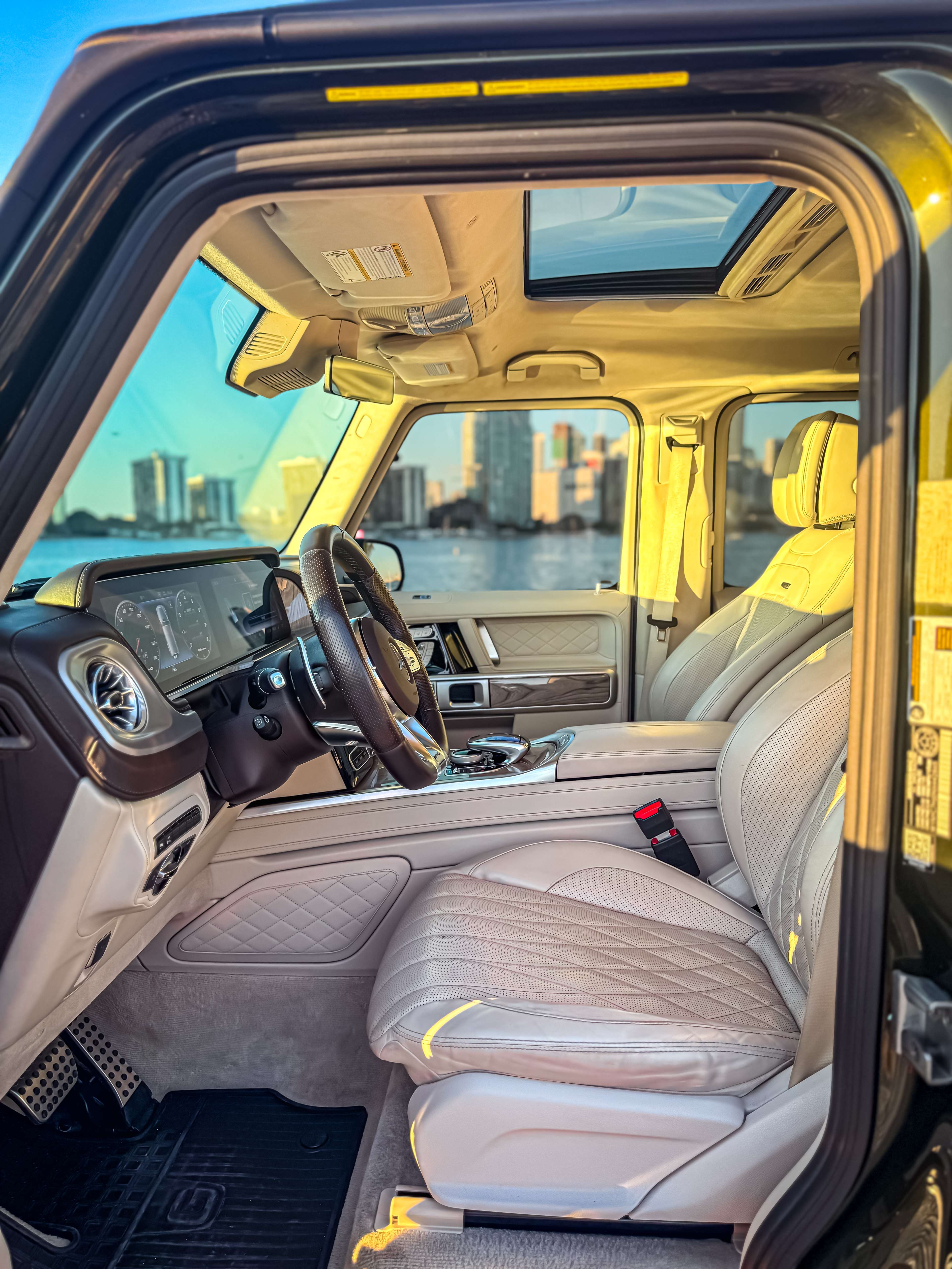 Mercedes G63 AMG Rental in Miami thumbnail 6