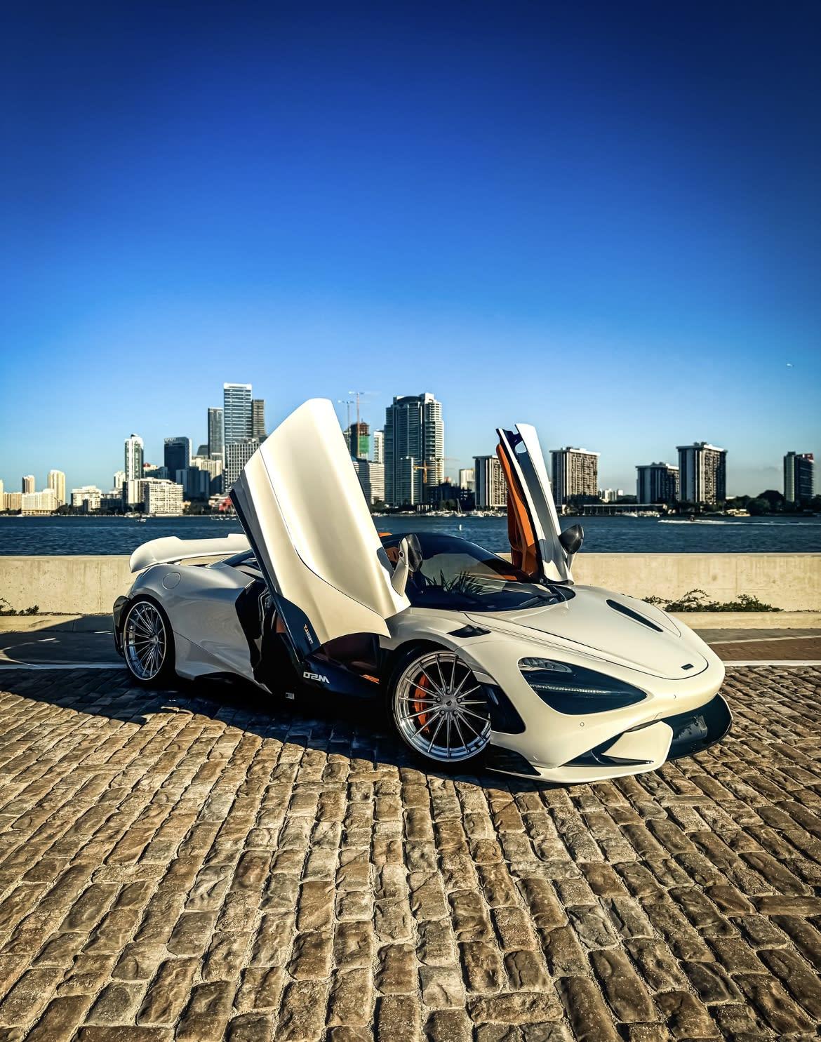 Mclaren 765lt 